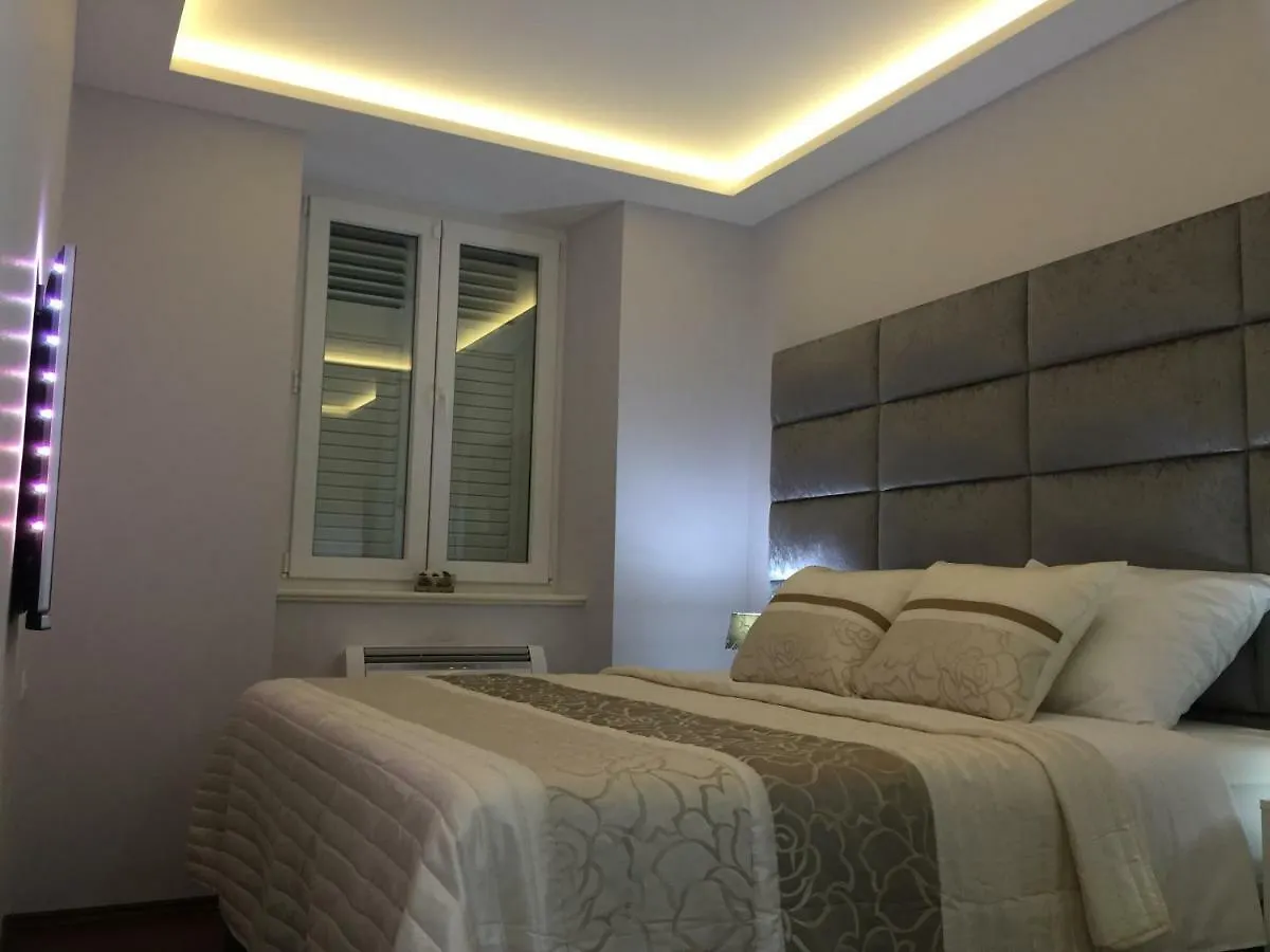 Touched Vip Zadar Apartment 0*,