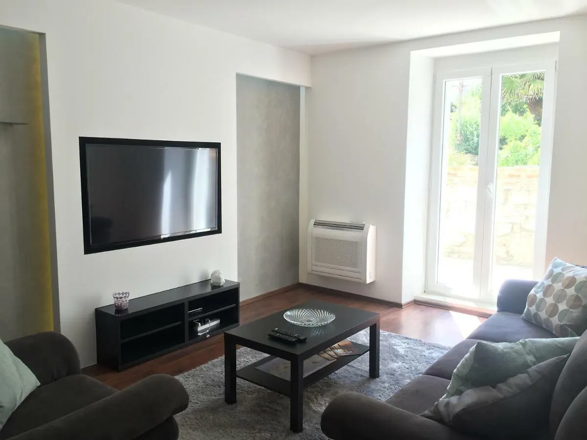Touched Vip Zadar Apartment
